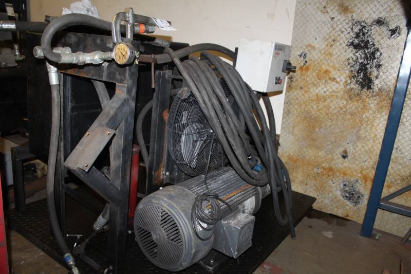 lot 17 image: Allen-Bradley Hydraulic Pump