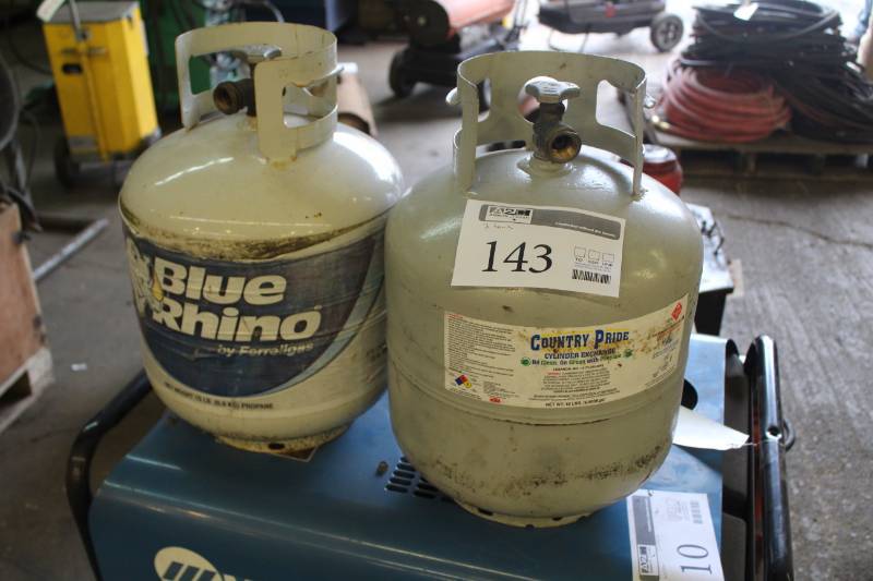 lot 143 image: Lot of (2) 5-Gallon Propane Tanks