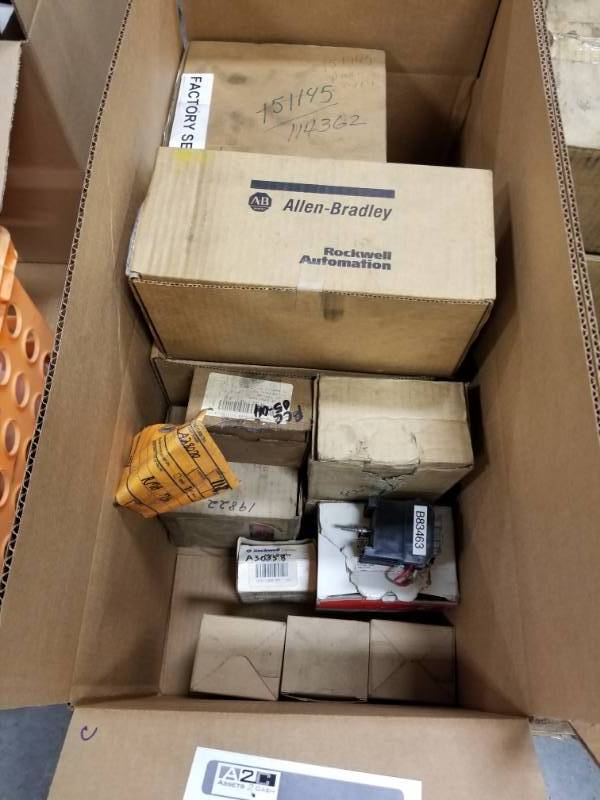 lot 62 image: Allen-Bradley Misc. Electrical Components