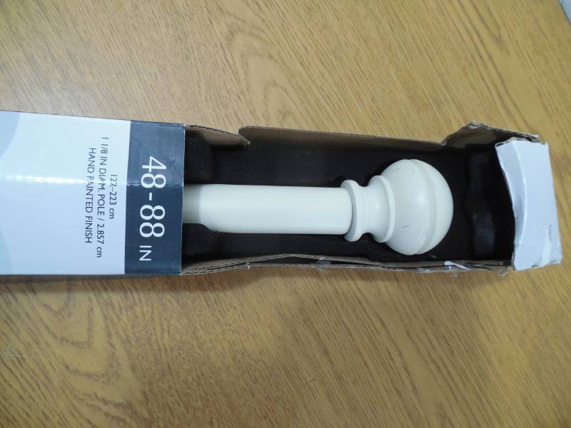 lot 65 image: HAND PAINTED 48 - 88 ADJUSTABLE CURTAIN ROD - WHITE