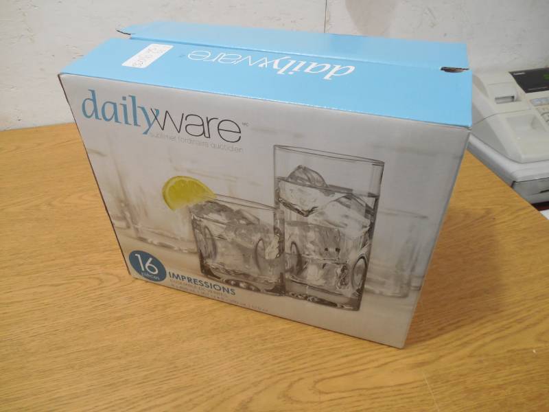 lot 83 image: Dailywar Impressions 14-Piece Glassware Set