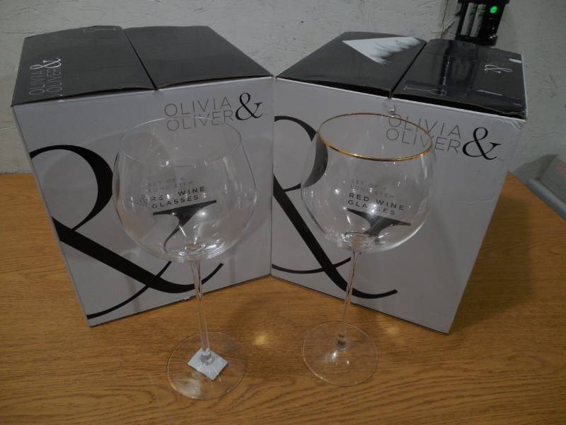 lot 96 image: (5) Olivia & Oliver Madison Gold Wine Glass Collection