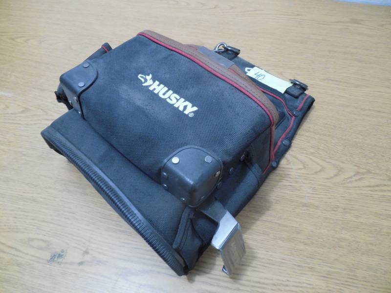 lot 99 image: Husky tool belt