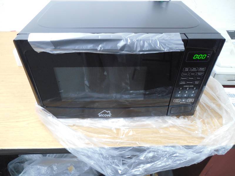 lot 121 image: alcove 0.7 Cu. Ft. 700-Watt Microwave Oven - Black