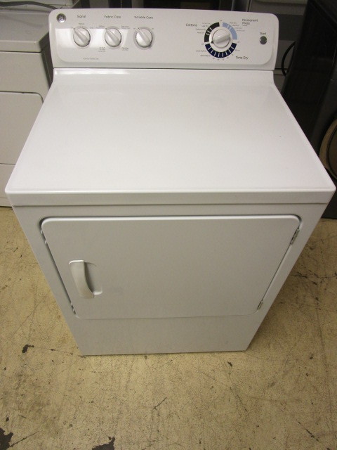 lot 204 image: GE GAS DRYER