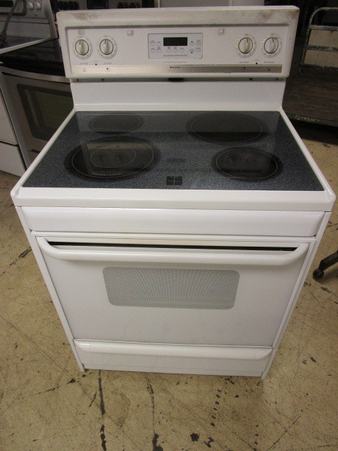 lot 208 image: FRIGIDAIRE GALLERY ELECTRIC RANGE