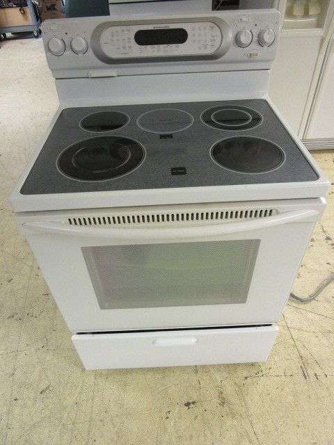 lot 210 image: KITCHEN AID STOVE WITH CONVECTION OVEN