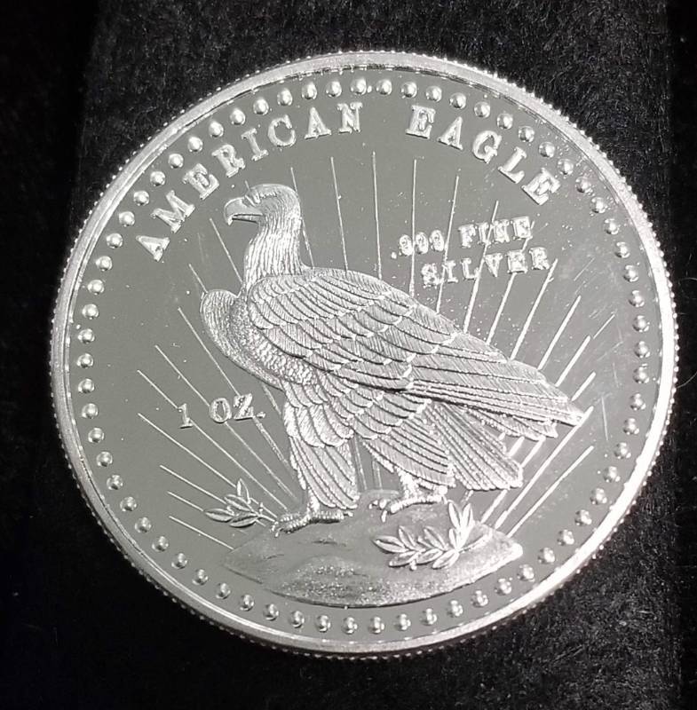 PRE SILVER EAGLE 1982 1 TROY OZ .999 FINE SILVER AMERICAN EAGLE