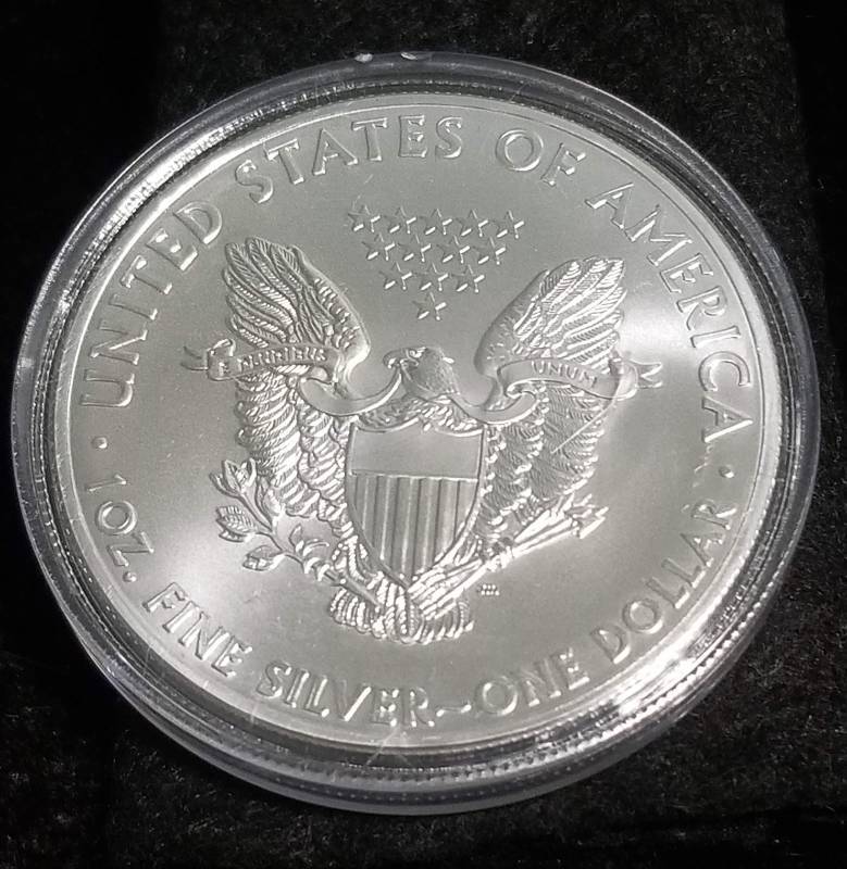 2015 AMERICAN SILVER EAGLE 1 TROY OZ. .999 FINE SILVER IN AIRTITE