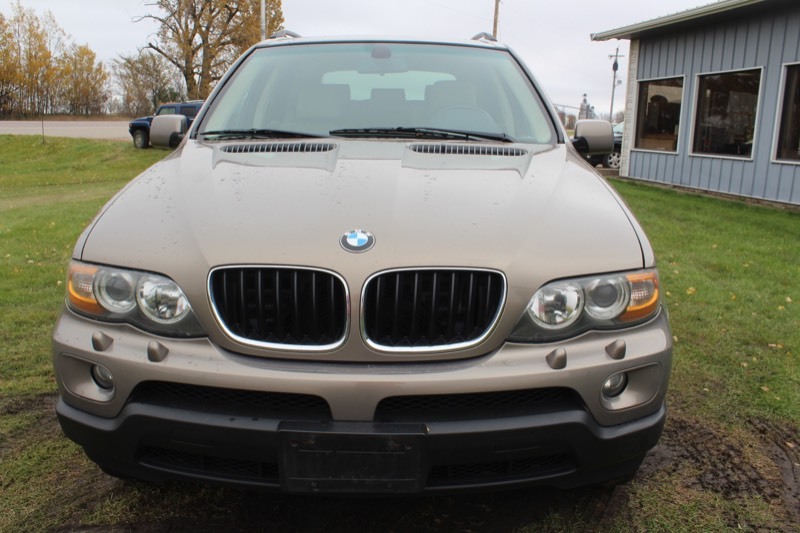 lot 4371 image: 2005 BMW X5 AWD