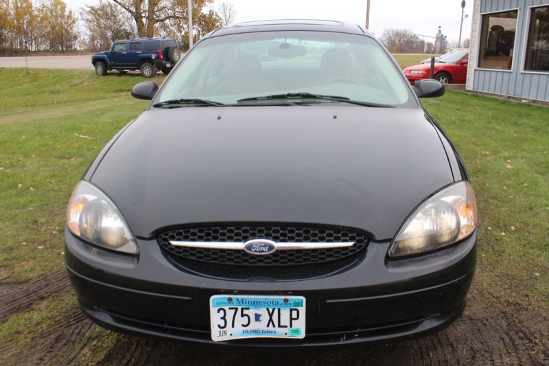 lot 4375 image: 2003 Ford Taurus SEL