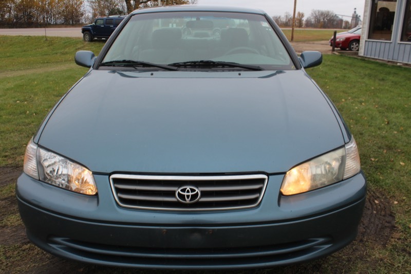 lot 4380 image: 2001 Toyota Camry LE - One Owner -