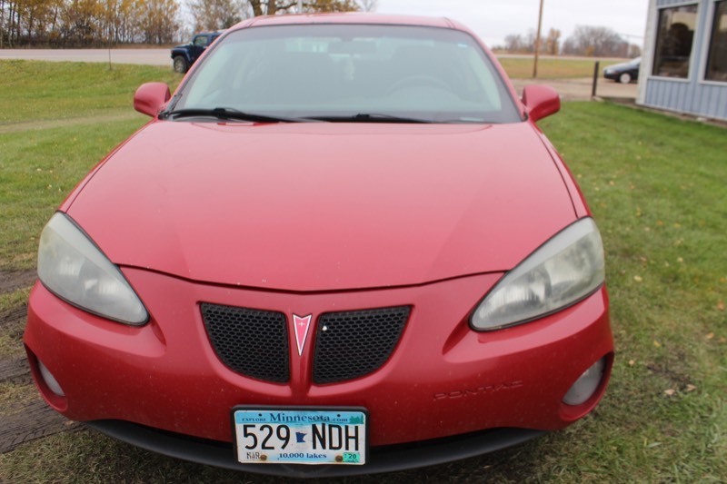 lot 4379 image: 2006 Pontiac Grand Prix - 2 Owners -