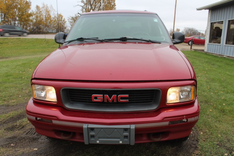lot 4378 image: 1996 GMC Jimmy SL 4x4 2 Door - 148,684 Miles -