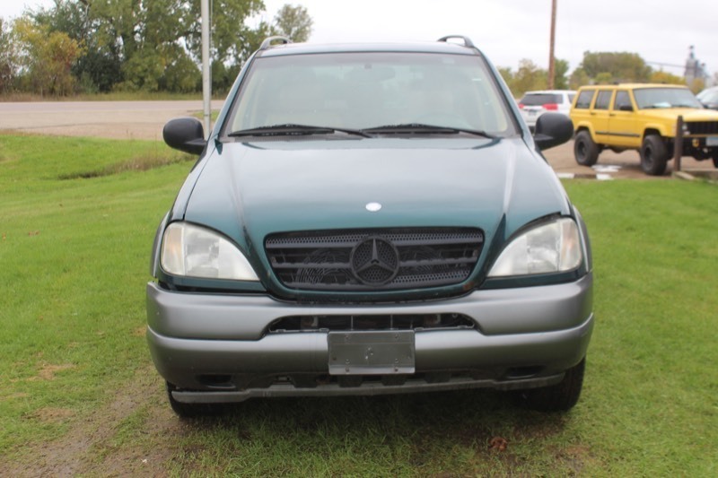 1999 Mercedes-Benz M Class ML320 AWD