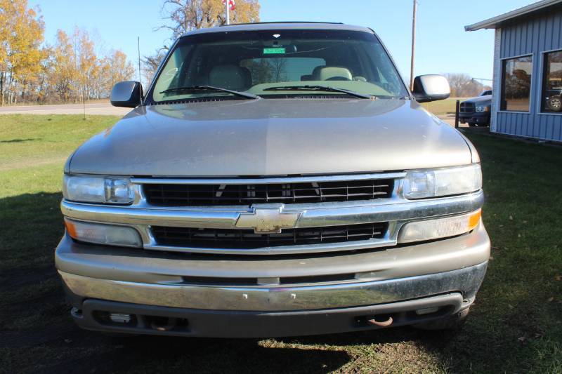 lot 4395 image: 2001 Chevrolet Tahoe LT 4x4