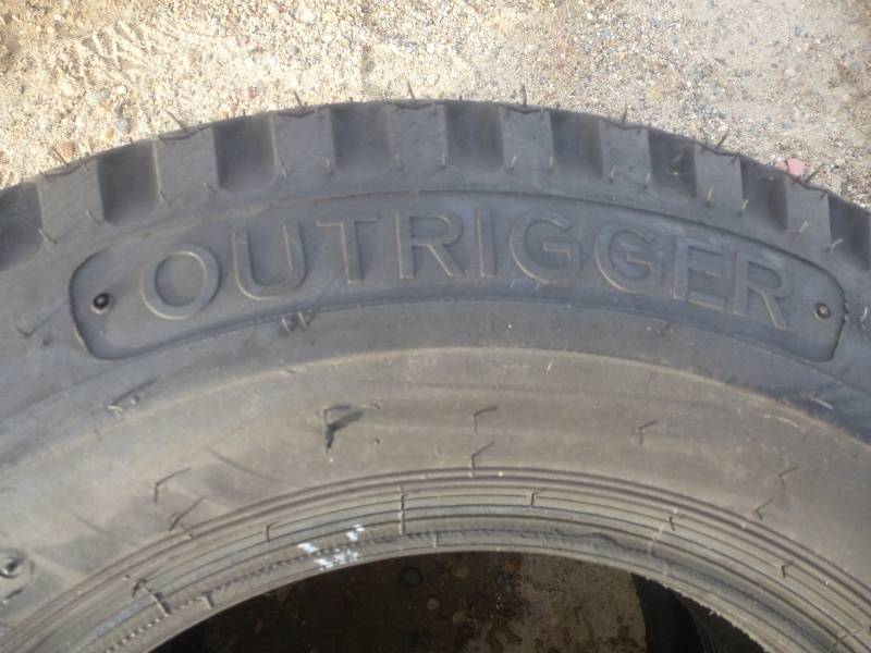 lot 19 image: JLG Outrigger Tires G78 - 15