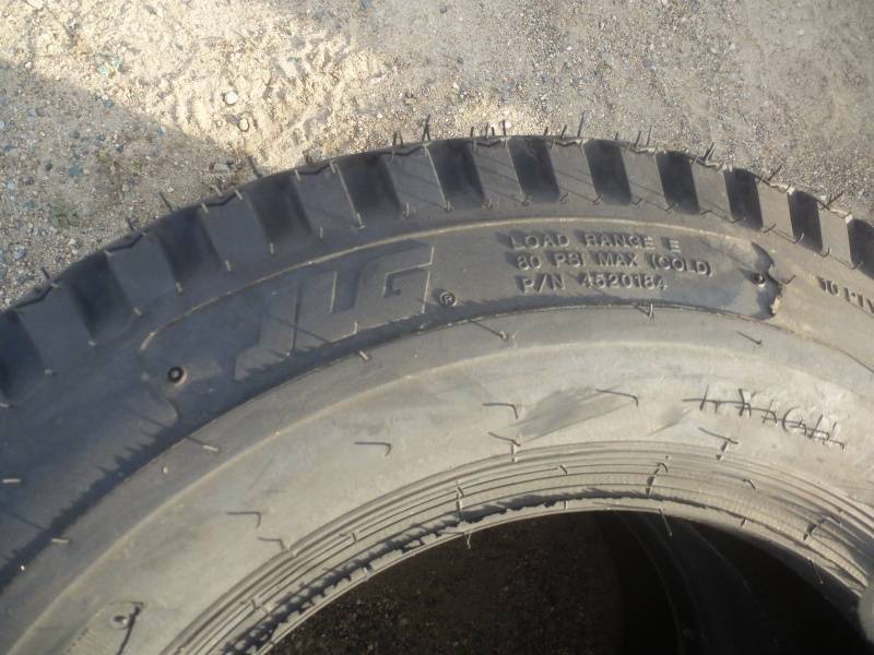 lot 20 image: JLG Outrigger Tires G78 - 15