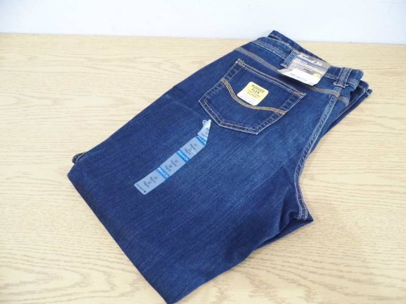 lot 1 image: Womens Carhart Jeans