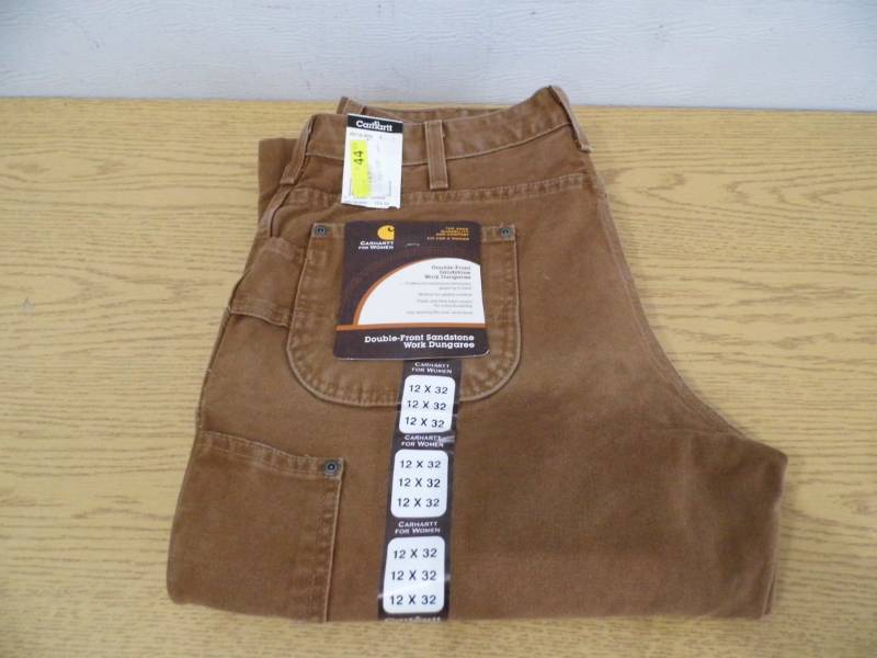 lot 3 image: Womens Carhart Jeans