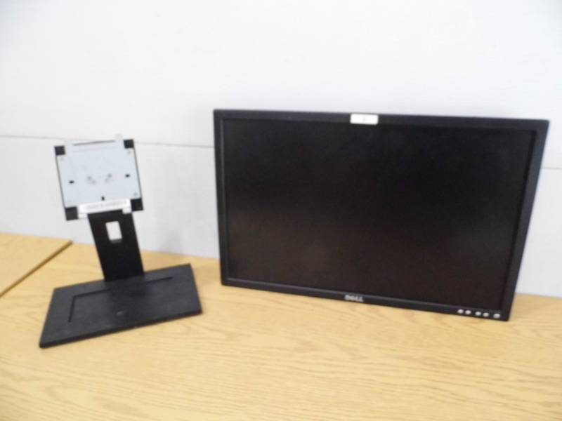 lot 25 image: Dell Monitor