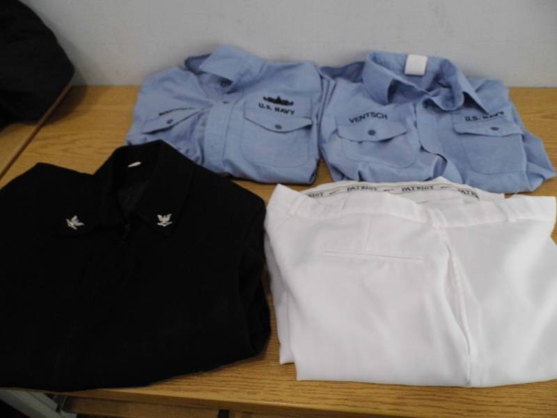 lot 31 image: Navy Clothing