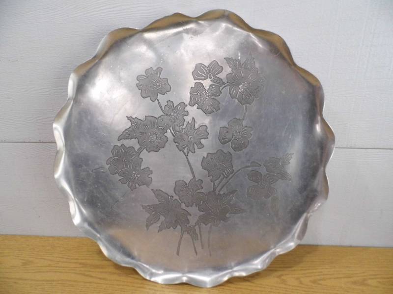 lot 45 image: Aluminum Tray