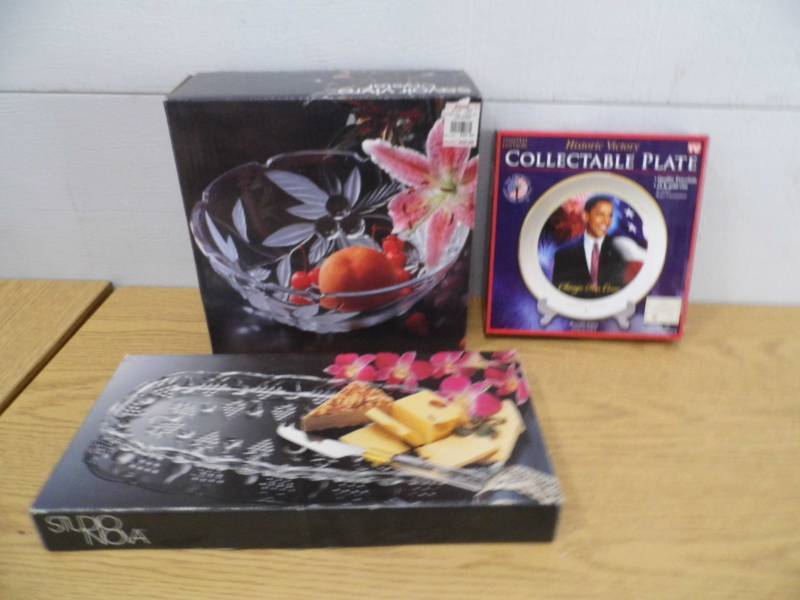 lot 57 image: Plate - Bowl - Obama Plate
