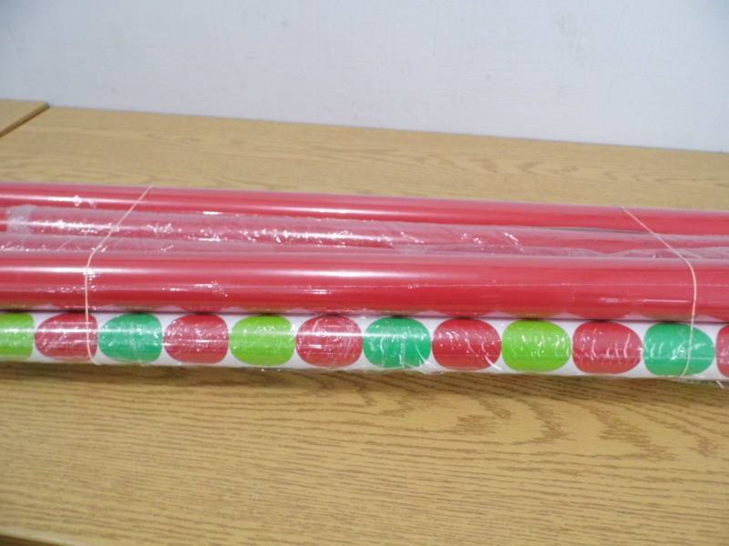 lot 74 image: 8 Rolls Hallmark Wrapping Paper