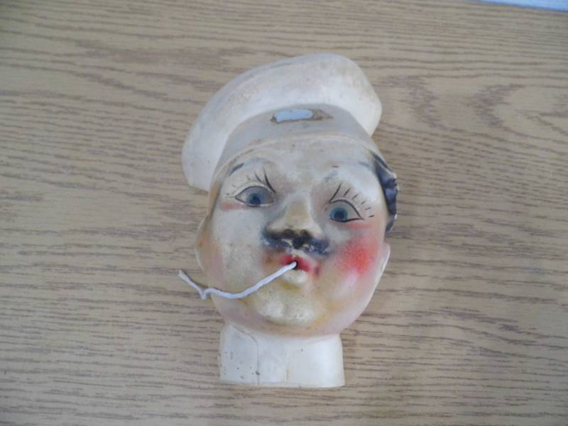 lot 81 image: Wall Hanging String Dispenser