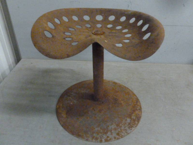 lot 14 image: Vintage Tractor Seat Chair