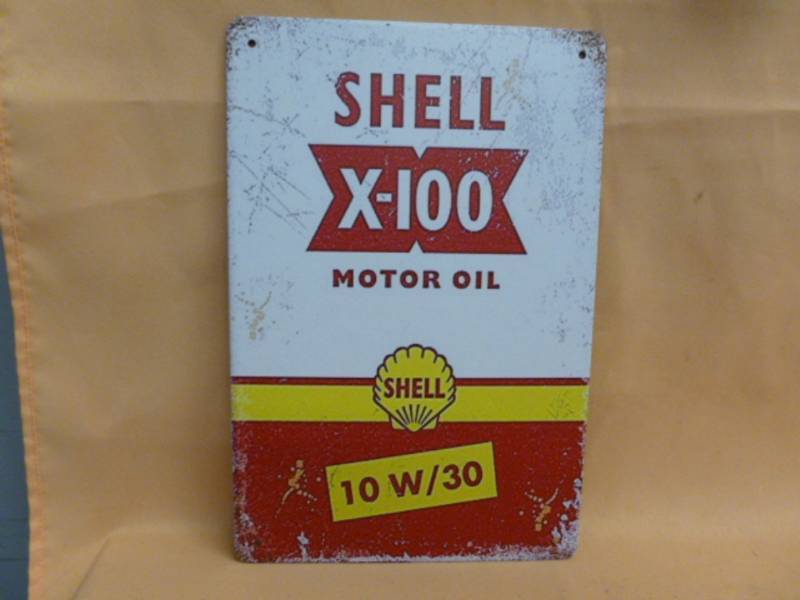 lot 31 image: Sign