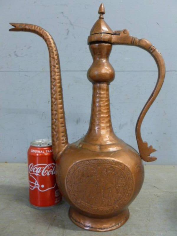lot 51 image: Vintage Tea Pot