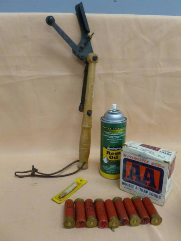 lot 75 image: Sportsman Items