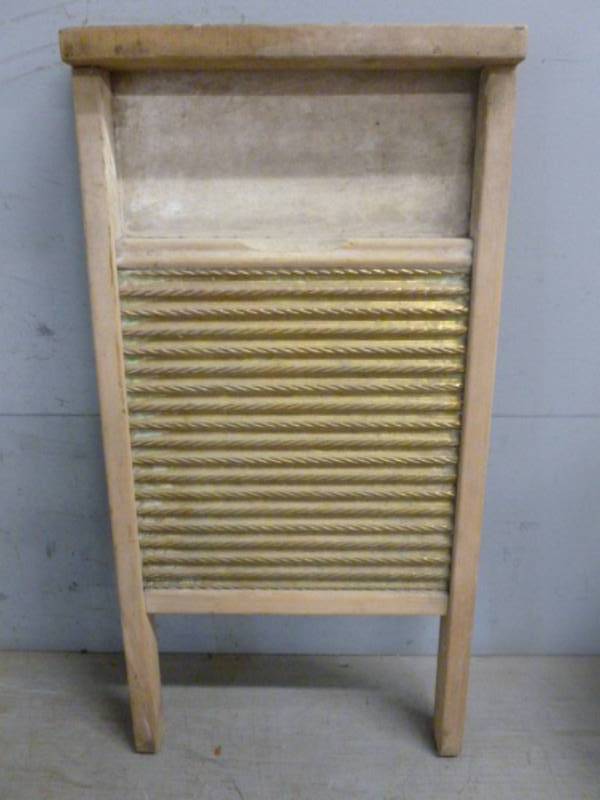 lot 85 image: Vintage Wash Board