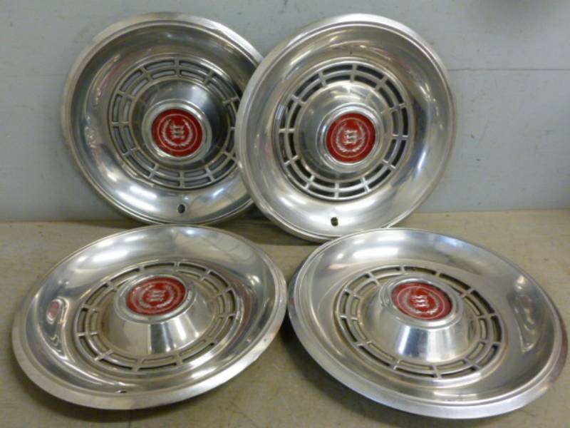 lot 86 image: Vintage Hub Cap Set