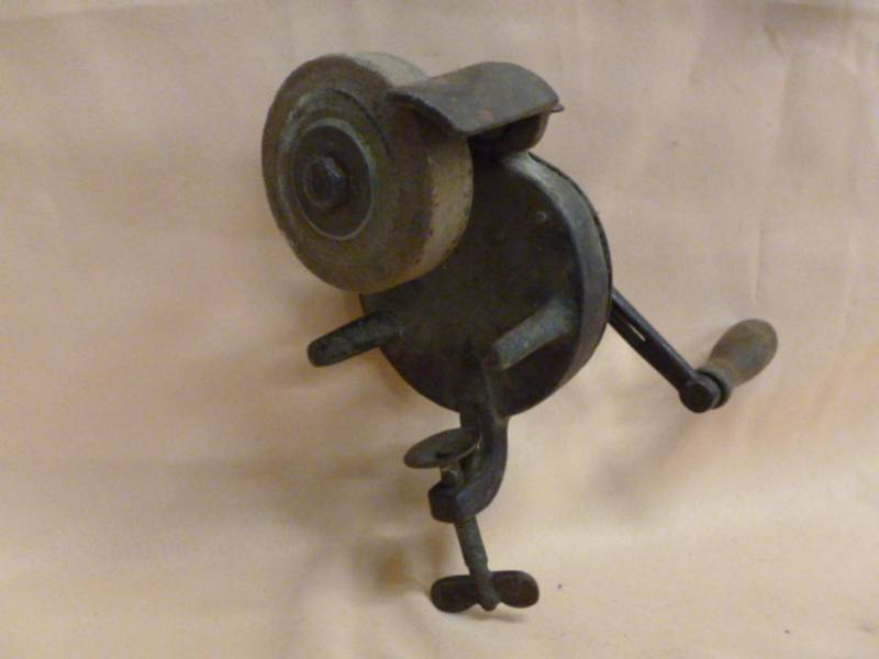 lot 105 image: Vintage Sharpening Tool