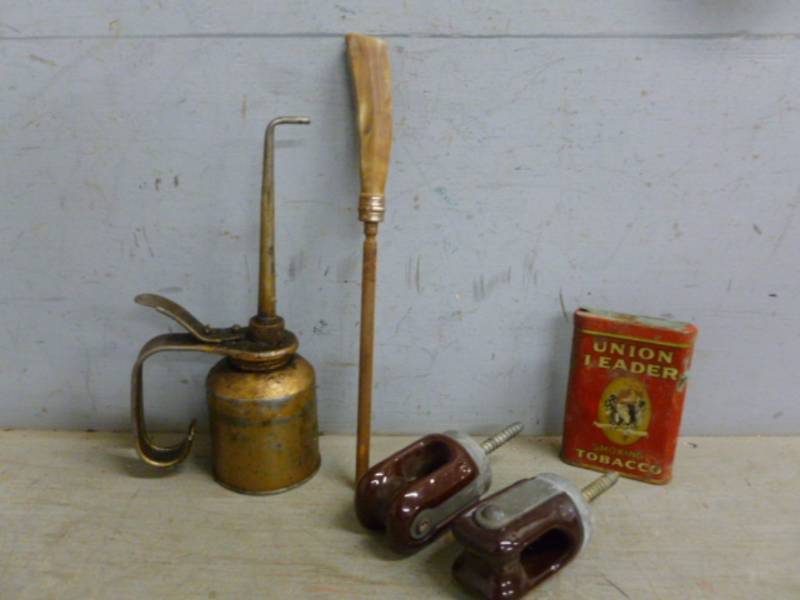 lot 108 image: Vintage Items