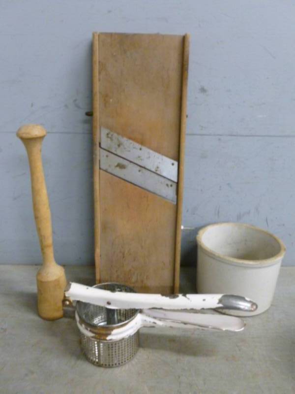 lot 125 image: Vintage Kitchen