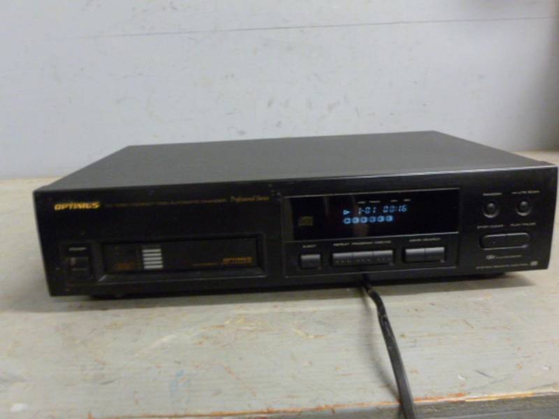 lot 139 image: CD Player