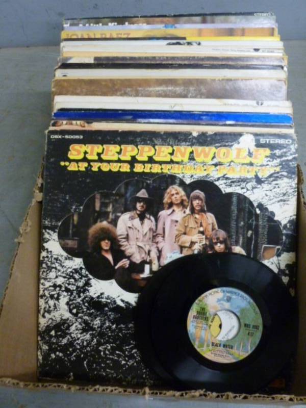 lot 143 image: Record Albums