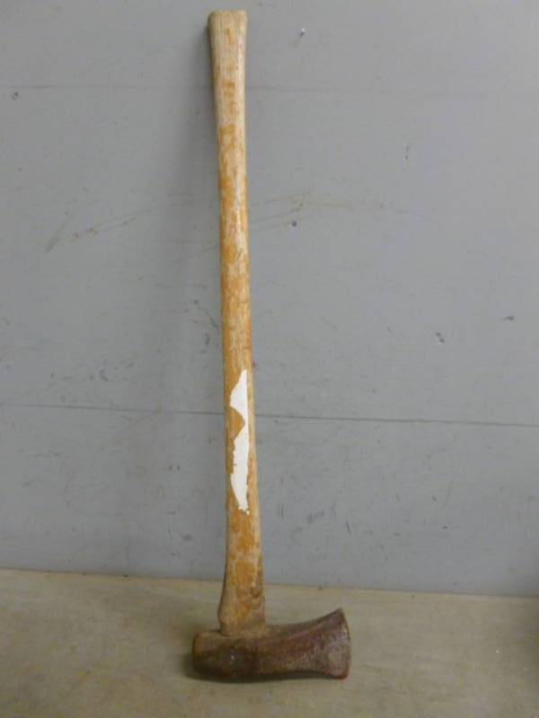 lot 148 image: Splitting Maul