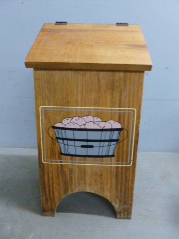 lot 149 image: Wooden Potato Box