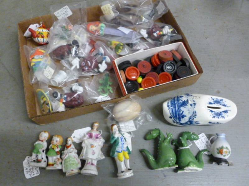 lot 155 image: Vintage Items