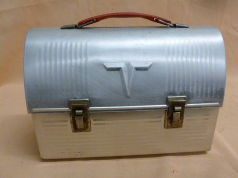lot 175 image: Vintage Lunchpail