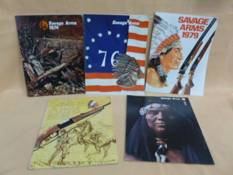 lot 182 image: Vintage Gun Booklets
