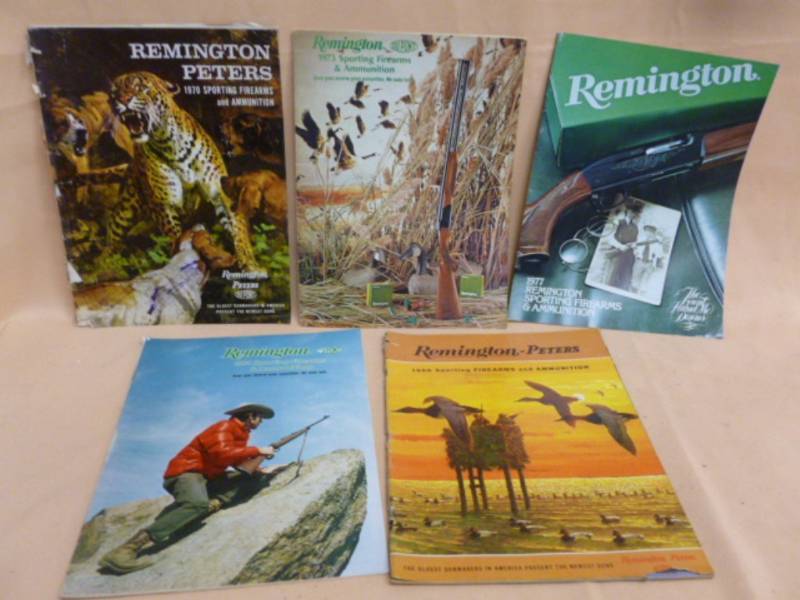 lot 184 image: Vintage Gun Booklets