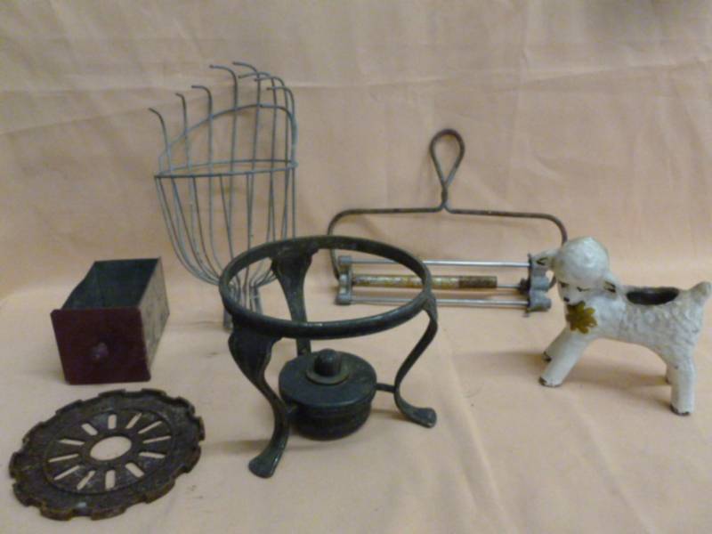 lot 187 image: Vintage Items