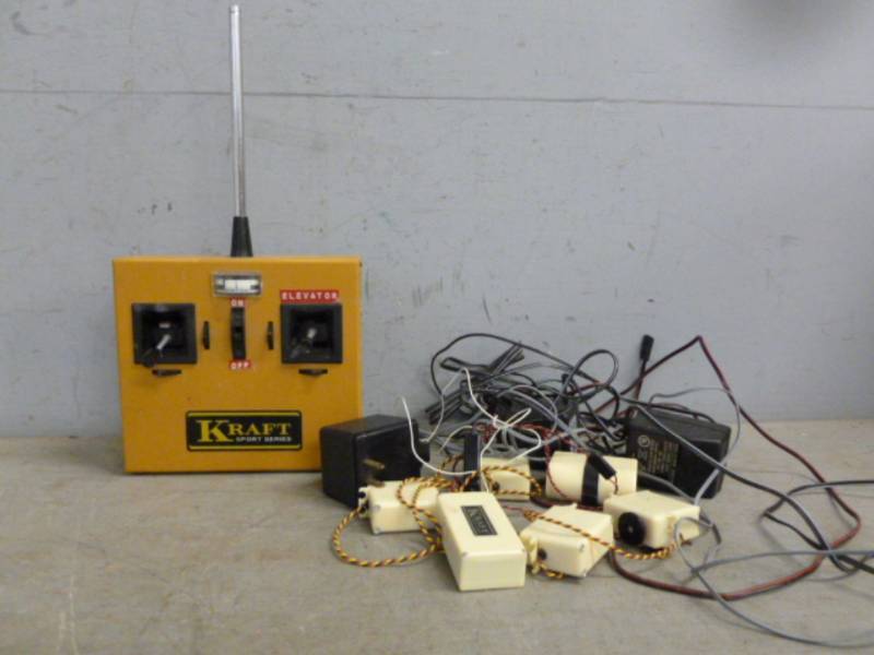 lot 198 image: Airplane Controller