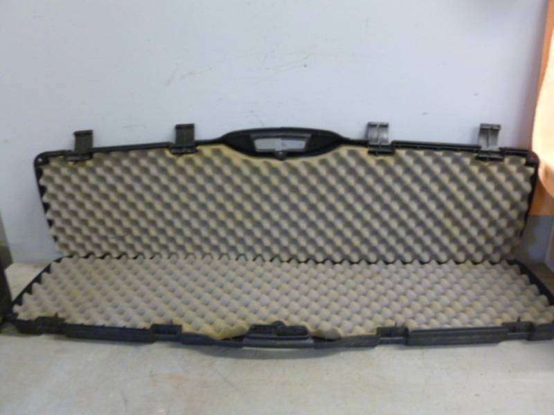 lot 215 image: Gun Case